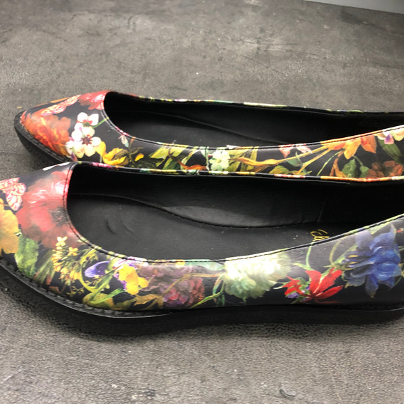 Women's Elliot Lucca Floral Flats Shoes Size 5.5 - Picture 1 of 8
